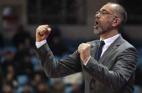  波尔多功勋教练下课引发动荡  