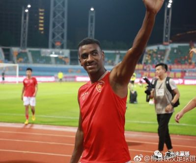  富勒姆老将发力，替补奇兵绝杀助球队逃离降级区