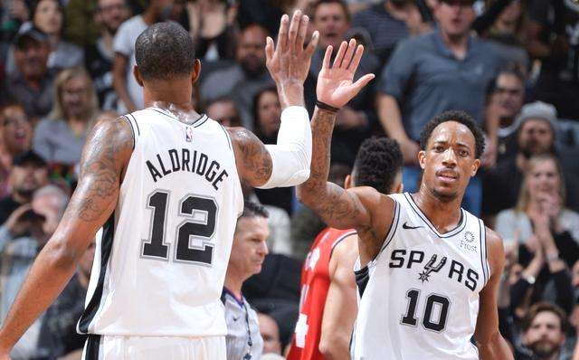  莫兰特复出即轰高分，灰熊击溃马刺展现青年军威力