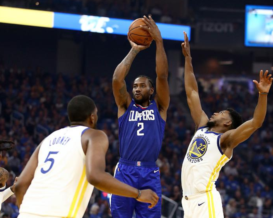  杜兰特关键球定乾坤，太阳力克快船迎四连胜